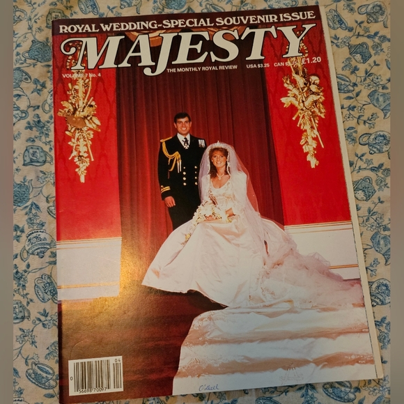 Fergie and Andrew Magazines - Picture 2 of 7